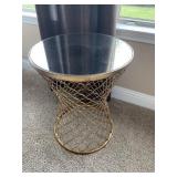 MIRRORED ACCENT TABLE  23"