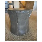 OTTOMAN 18.5"x18"