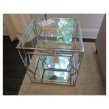 MIRRORED END TABLE