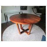 ROUND OAK WOOD DINING TABLE