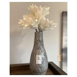 VASE W/FLOWER DECO