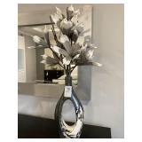 VASE W/ FLOWER DECO