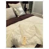 PLUM & WHITE QUEEN SIZE BEDDING