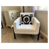 2PC-WHITE FAUX LEATHER SIDE CHAIR W/PILLOW