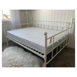 FULL/TWIN WHITE METAL DAYBED