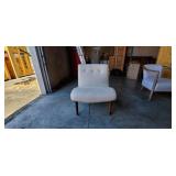 CREAM SIDE CHAIR