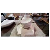 CREAM PLACE SETTINGS