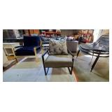 GRAY & BLACK SIDE CHAIR