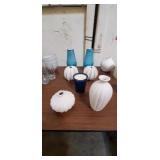 7PC-WHITE & BLUE DÉCOR ITEMS