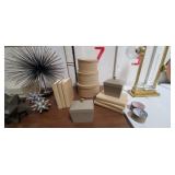 TAUPE DÉCOR ITEMS