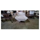 WHITE CHAIR