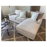 SECTIONAL SOFA W/ 4 THROW PILLOWS