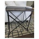 ACCENT TABLE