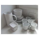 WHITE KITCHEN WARE