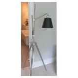 TRIPOD FLOOR LAMP