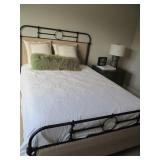 QUEEN BEDDING