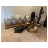ASSORTED DECO ITEMS