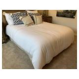 QUEEN BEDDING