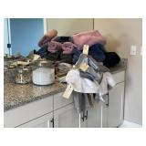 34PC TOWELS & SOAP CANISTERS