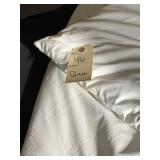 QUEEN BEDDING