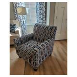 UPHOLSTERED CHAIR