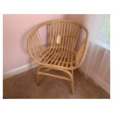 ACCENT CHAIR