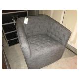 SWIVEL ARMCHAIR