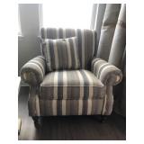 UPHOLSTERED RECLINER