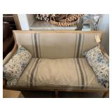 SOFA & 2 PILLOWS