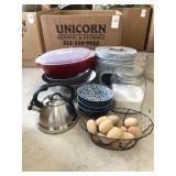 BOX OF KITCHEN DECO