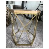 ACCENT TABLE