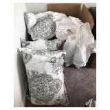 QUEEN BEDDING