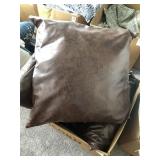 4 PILLOWS