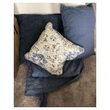 FULL/ QUEEN BEDDING