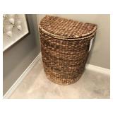 WICKER LAUNDRY BIN