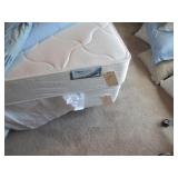 QUEEN MATTRESS & BOXSPRING