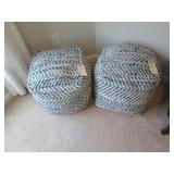 2PC POUFS