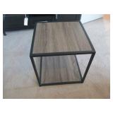 CUBE ACCENT TABLE