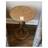 ACCENT TABLE