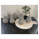 STONE TRAY & PEARS