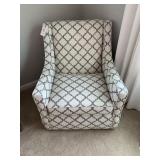 PATTERNED ARM CHAIR