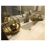 ASSORTED GOLD DECO & FLORAL