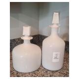 2PC WHITE JUG DECO