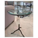 ACCENT TABLE