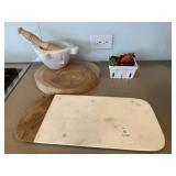 2 PC KITCHEN ITEMS