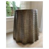 ACCENT TABLE