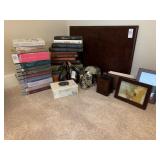 ASSORTED DECO ITEMS