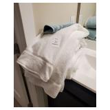 SET OF TOWELS
