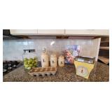 KITCHEN ACCESSORIES