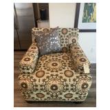 UPHOLSTERED CHAIR